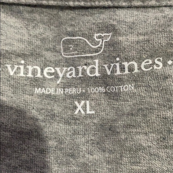 A grey Vineyard Vines long sleeve! - Picture 3 of 4